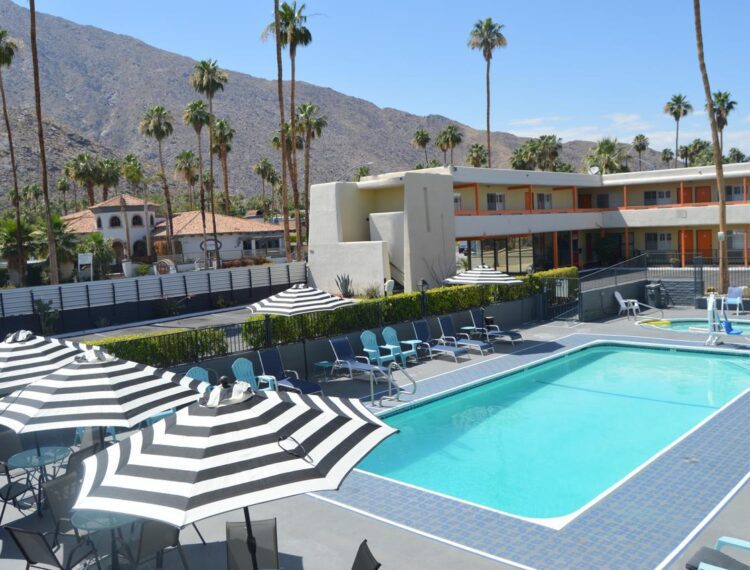 Musicland Palm Springs pool