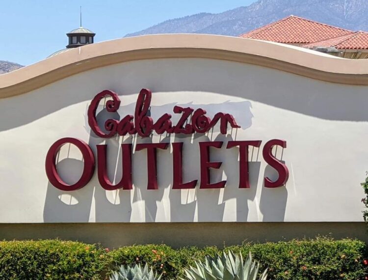 Cabazon Outlets sign