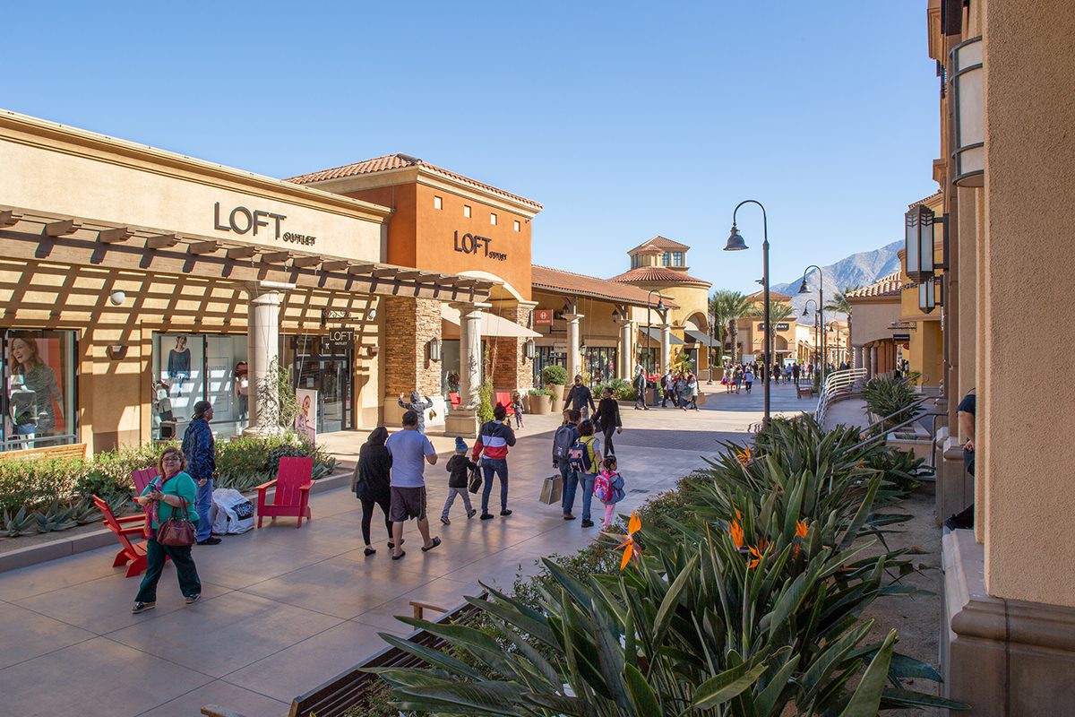 exterior of Cabazon Outlets