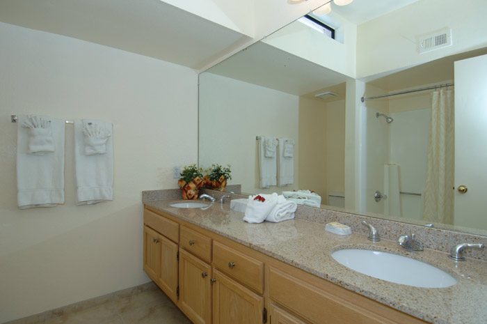 Vista Mirage Resort bathroom