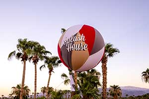 balloon with Splash House on it
