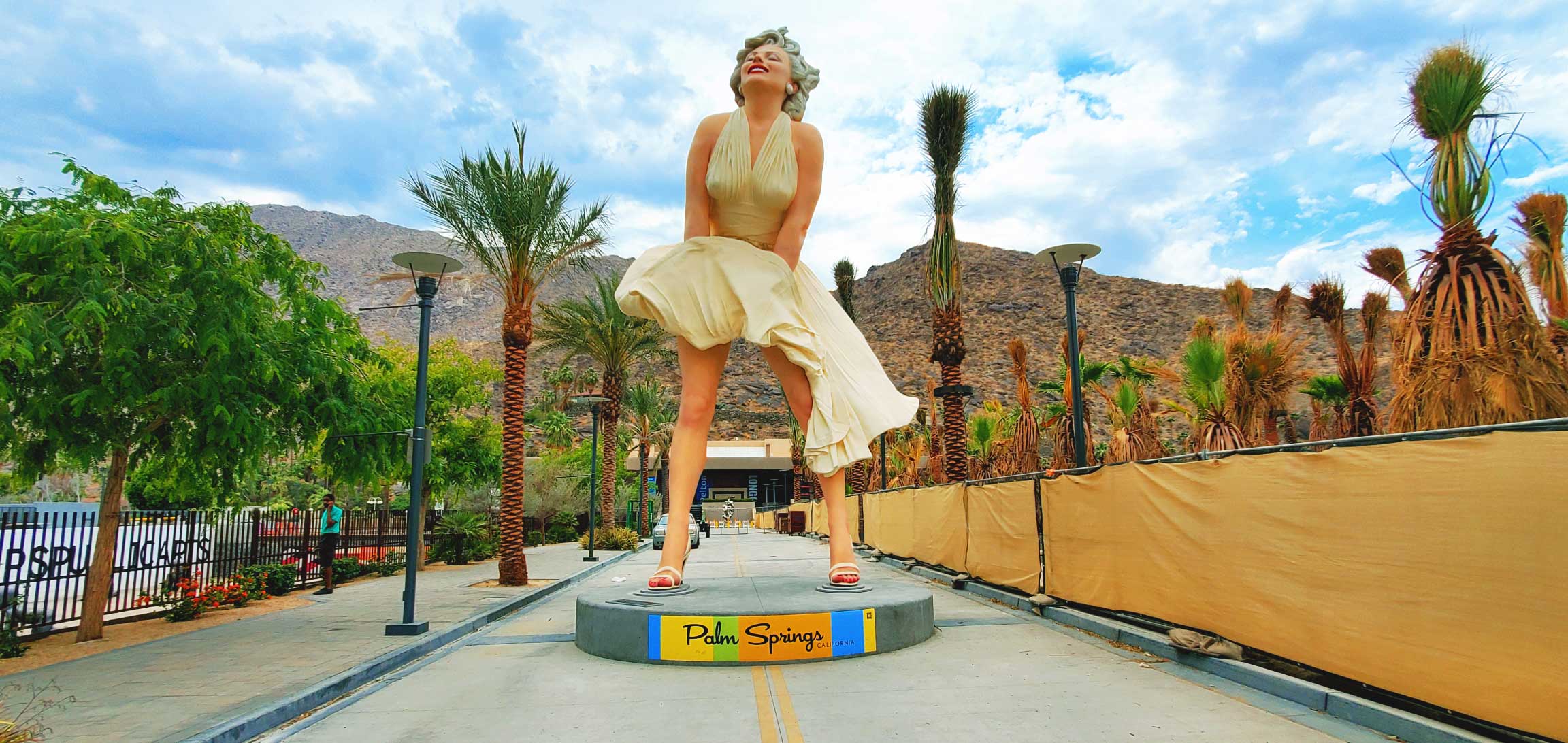 Forever Marilyn statue