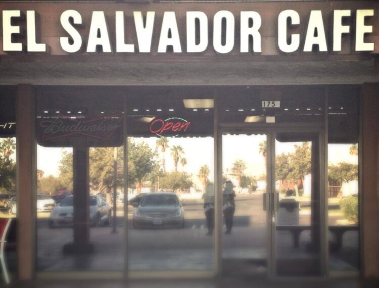 El Salvador Cafe exterior