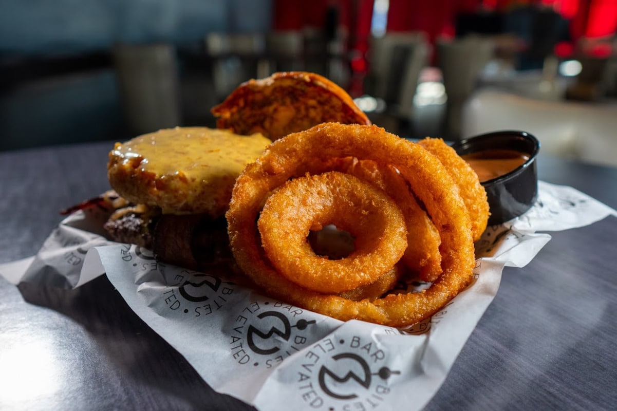 hunters burger with onion rings